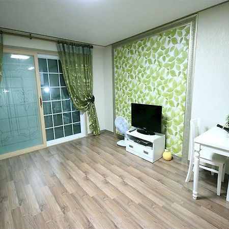 Ever Green Pension Geoje Bagian luar foto
