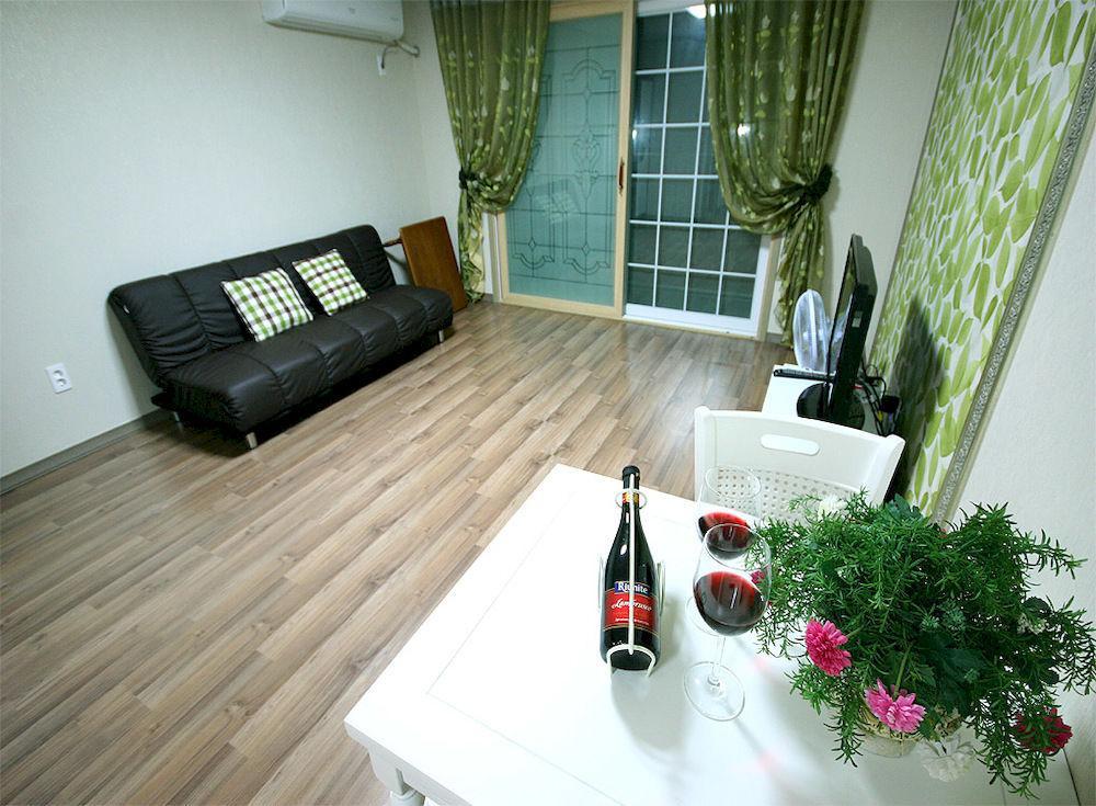 Ever Green Pension Geoje Bagian luar foto
