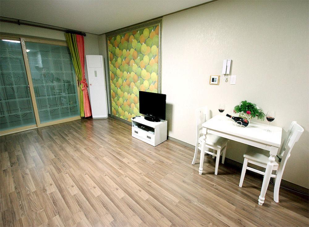 Ever Green Pension Geoje Bagian luar foto