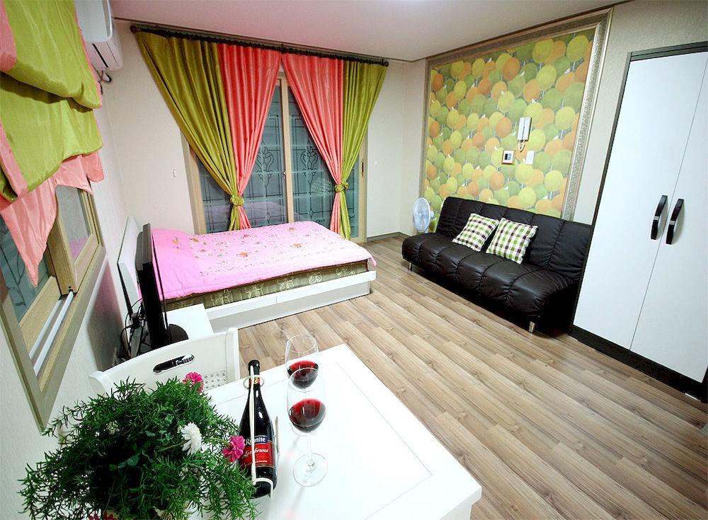 Ever Green Pension Geoje Bagian luar foto